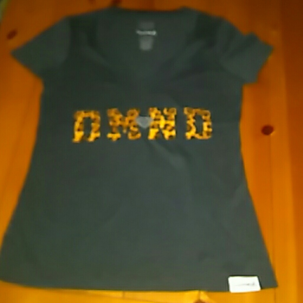 FINAL SALE Diamond V neck t-shirt